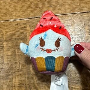 Disney Munchlings Terrifying Treats‎ Sally Boolicious Cupcake scented plush